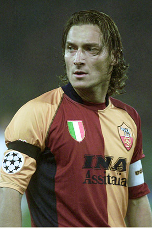 totti  yandor fi   ronado   li mada alw a3lam